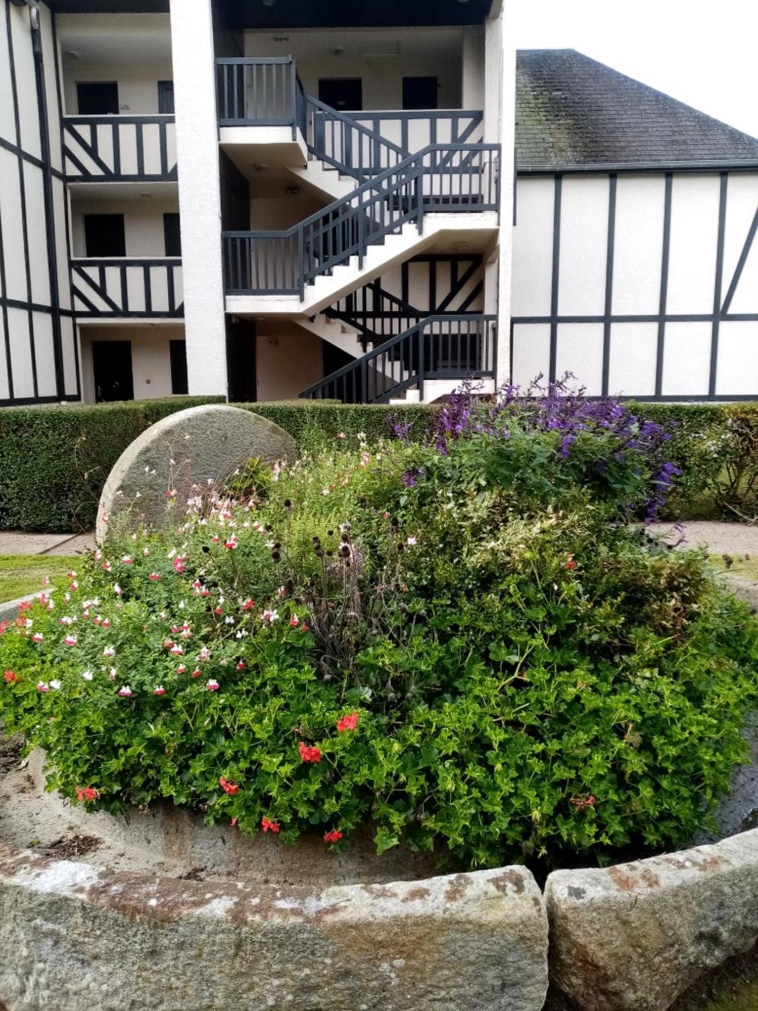 Cabourg Agreable T2 Residence Calme - Terrasse 20M2 - Animaux Bienvenus Esterno foto